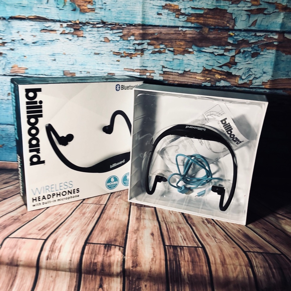 Billboard wireless Bluetooth headphones